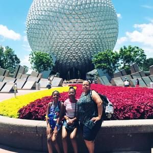 Meet your Posher, Joyce